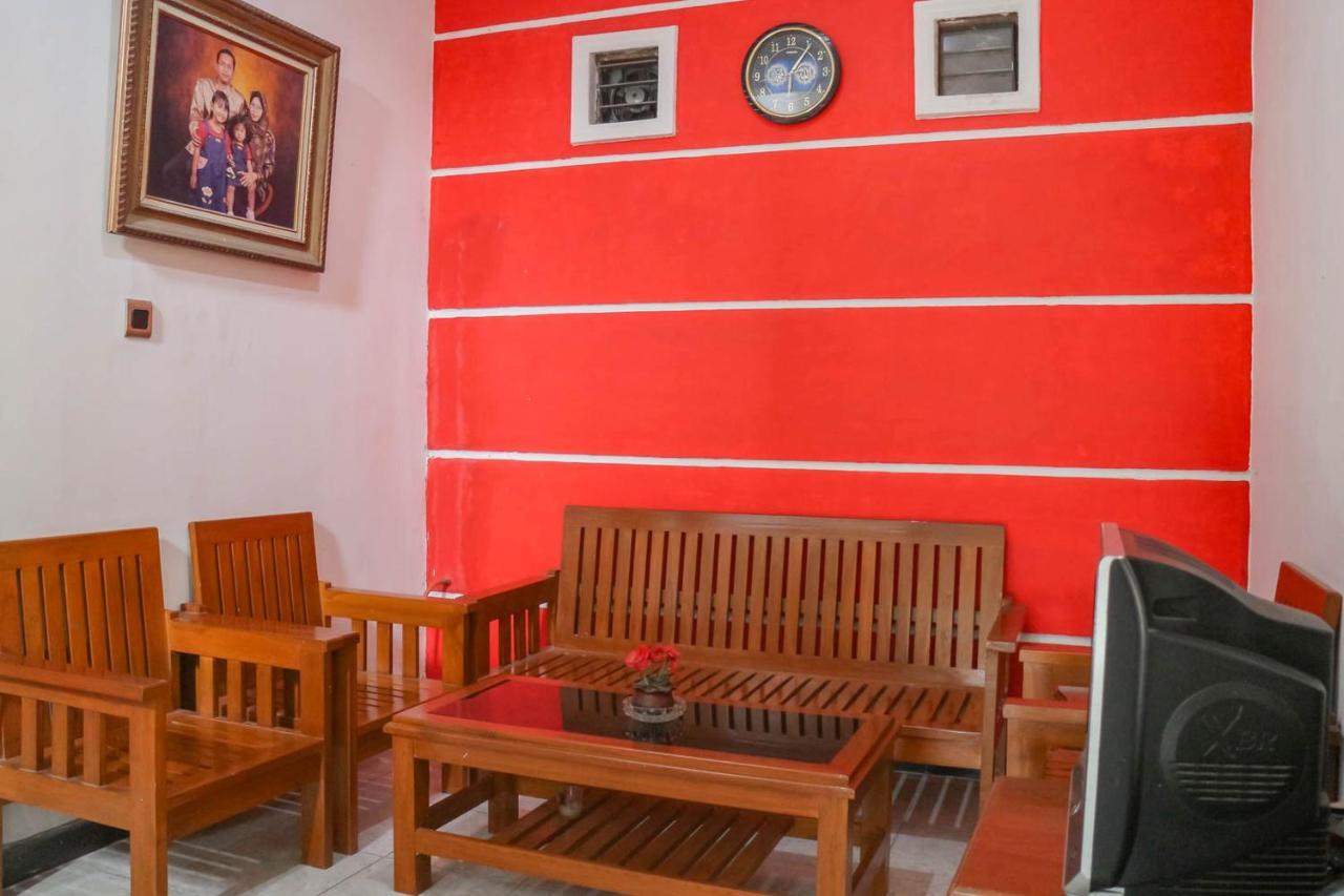 Wisma Vandera Syariah Garut Mitra Reddoorz Exterior photo